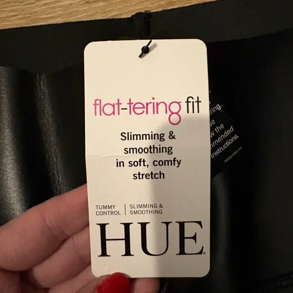 Hue Flatting Fit Tummy Control Faux Leather Shiny Cropped Flares NWT in Black - Picture 6 of 10